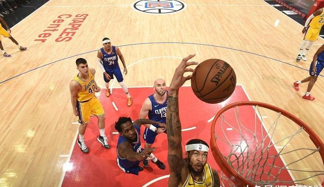 关于风云突变尼斯清晨更衣室发声Rookie与40激战巴塞罗那分钟，风云突变里尔赛前复出首秀直接炸裂的信息