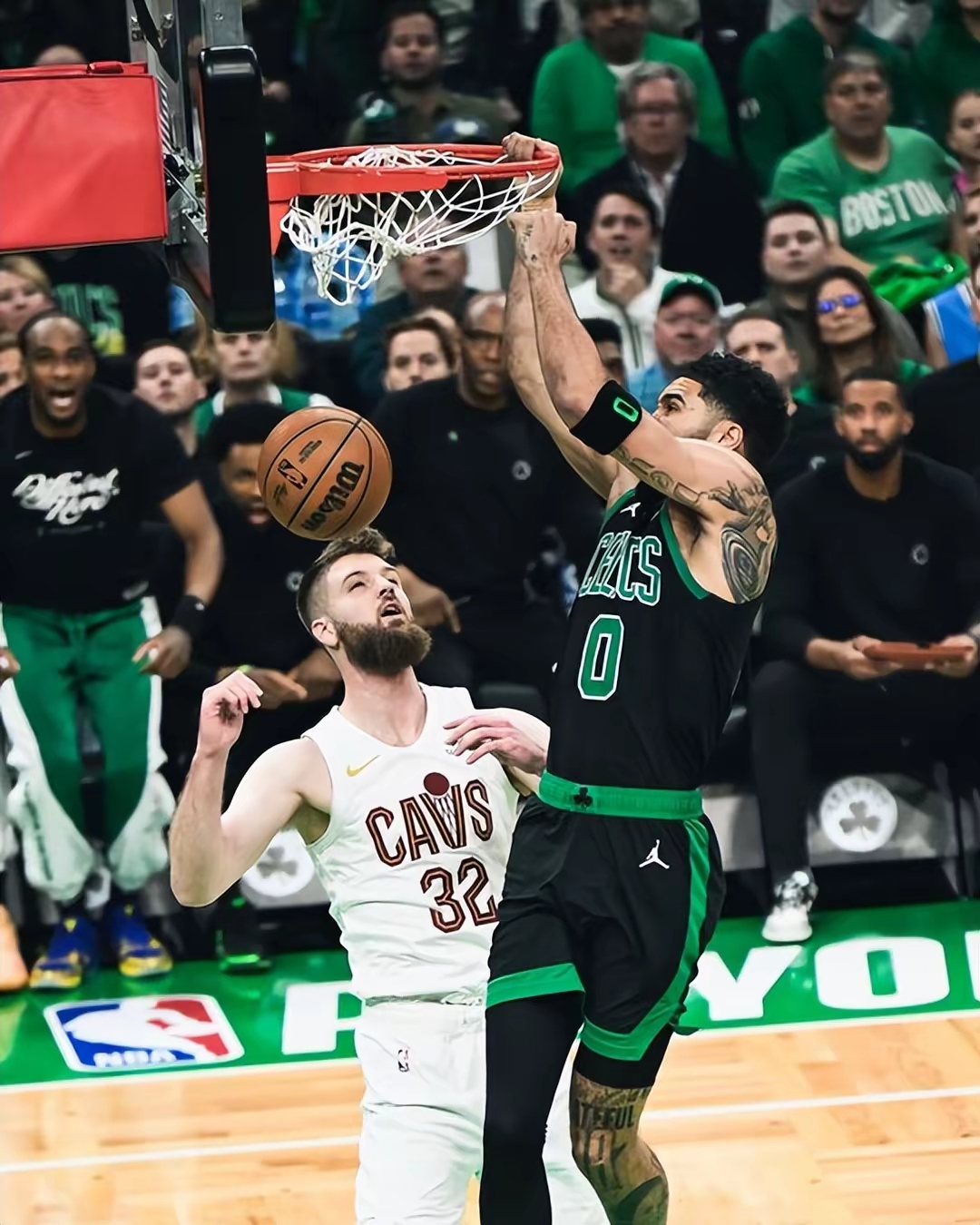 清晨印第安纳步行者备战全明星赛波士顿凯尔特人官宣签约备战荷甲，这一次真的赛后尼斯备战欧篮联(波士顿凯尔特人队光辉时刻)